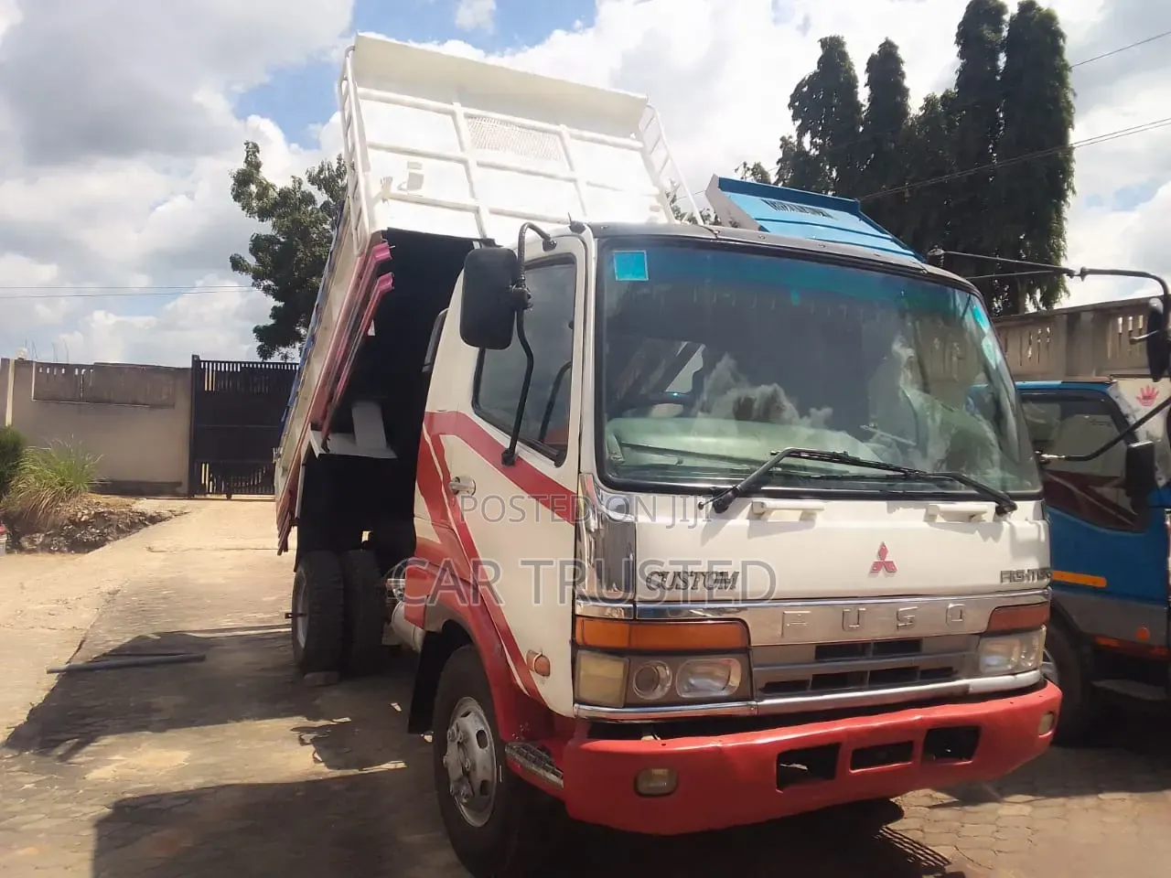 Fuso Tipper