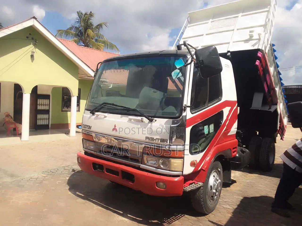 Fuso Tipper
