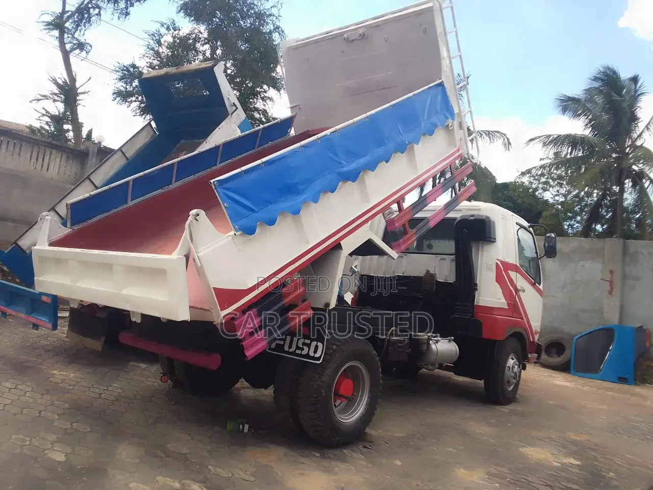 Fuso Tipper
