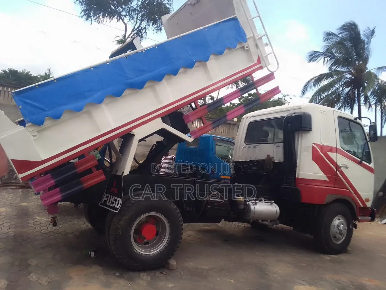 Fuso Tipper
