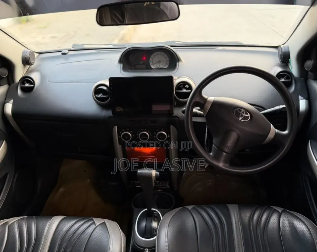 Toyota IST 2003 Silver