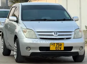 Toyota IST 2003 Silver