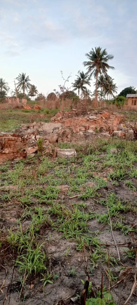 Kiwanja Kinauzwa SQM 1600
