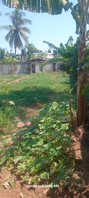 Kiwanja Kinauzwa SQM 1600