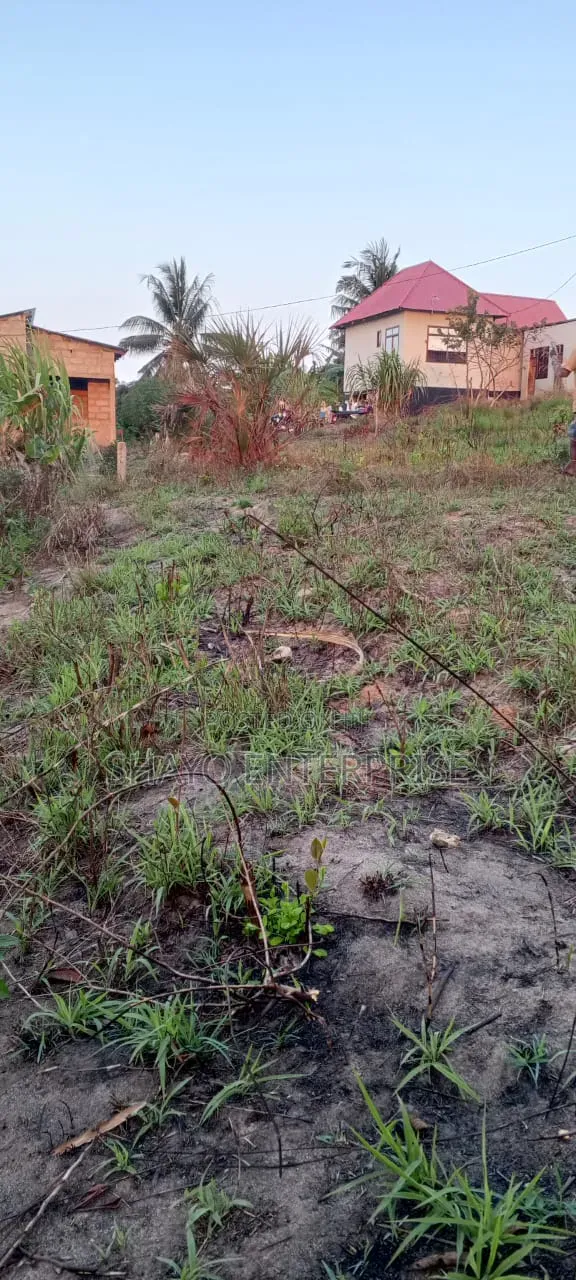 Kiwanja Kinauzwa SQM 1600