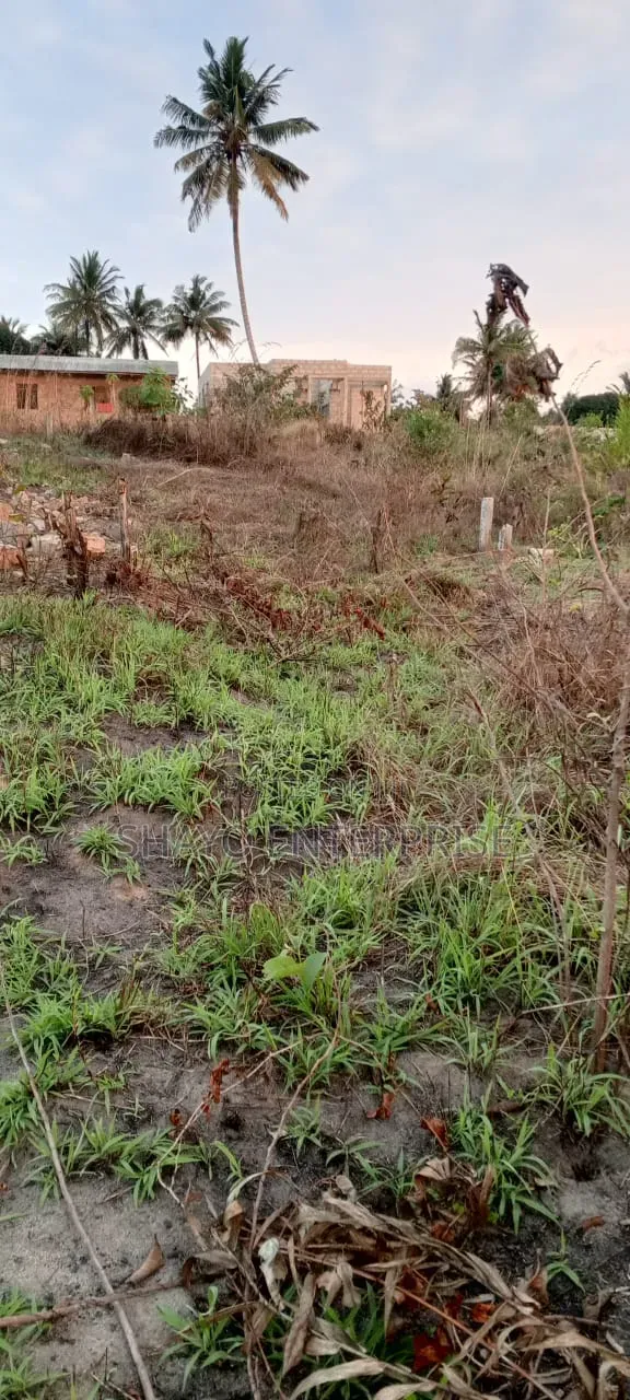 Kiwanja Kinauzwa SQM 1600