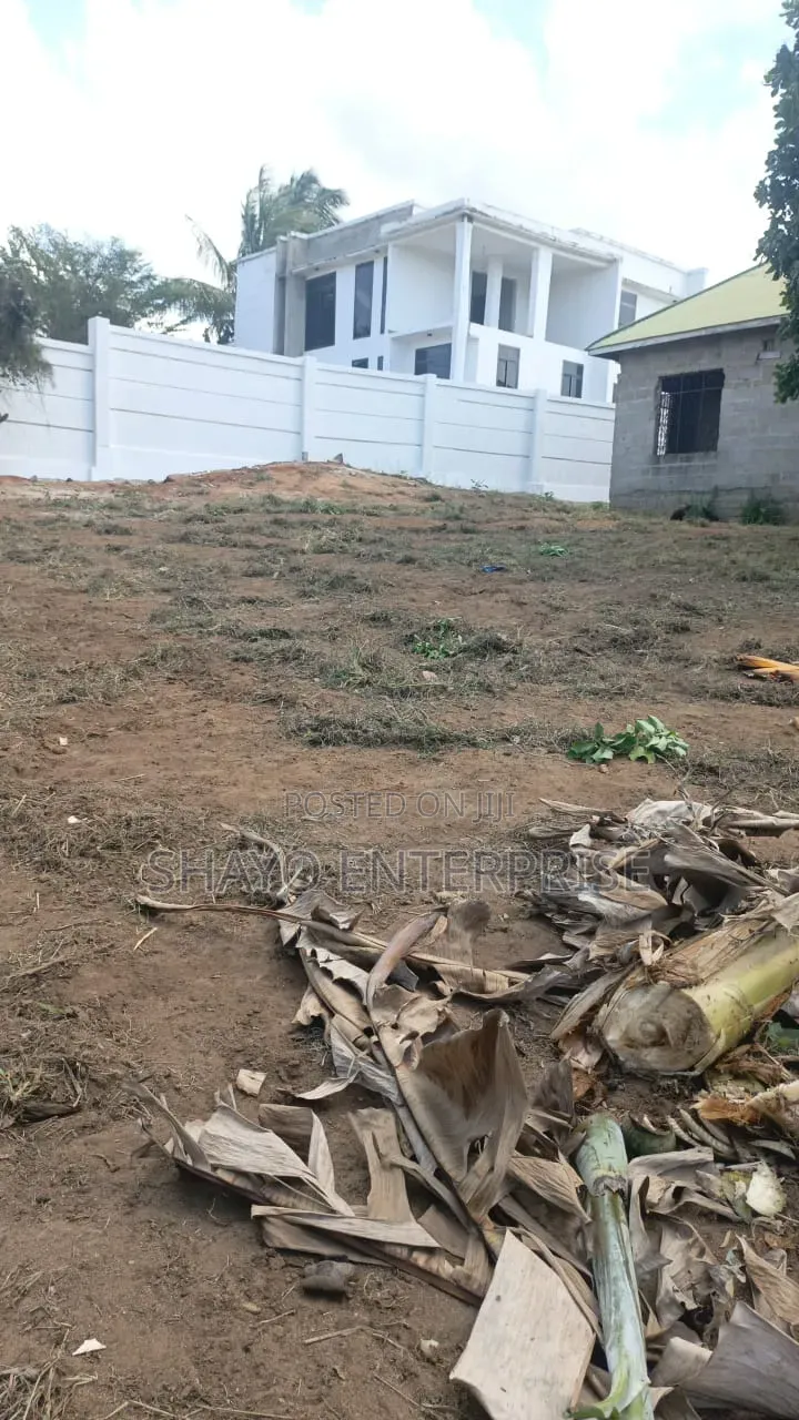 Kiwanja Kinauzwa SQM 1600