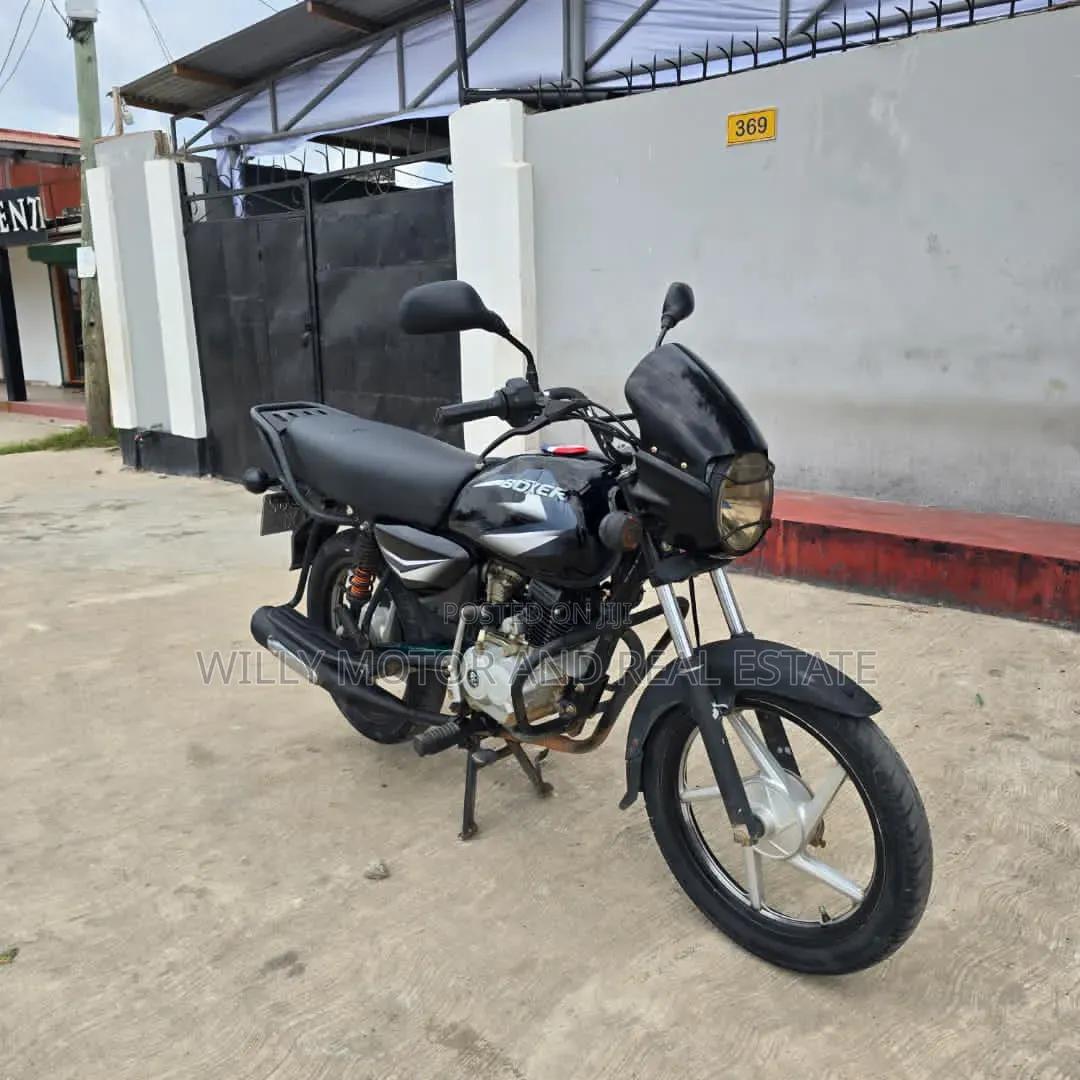 Bajaj Boxer 125 2022 Black