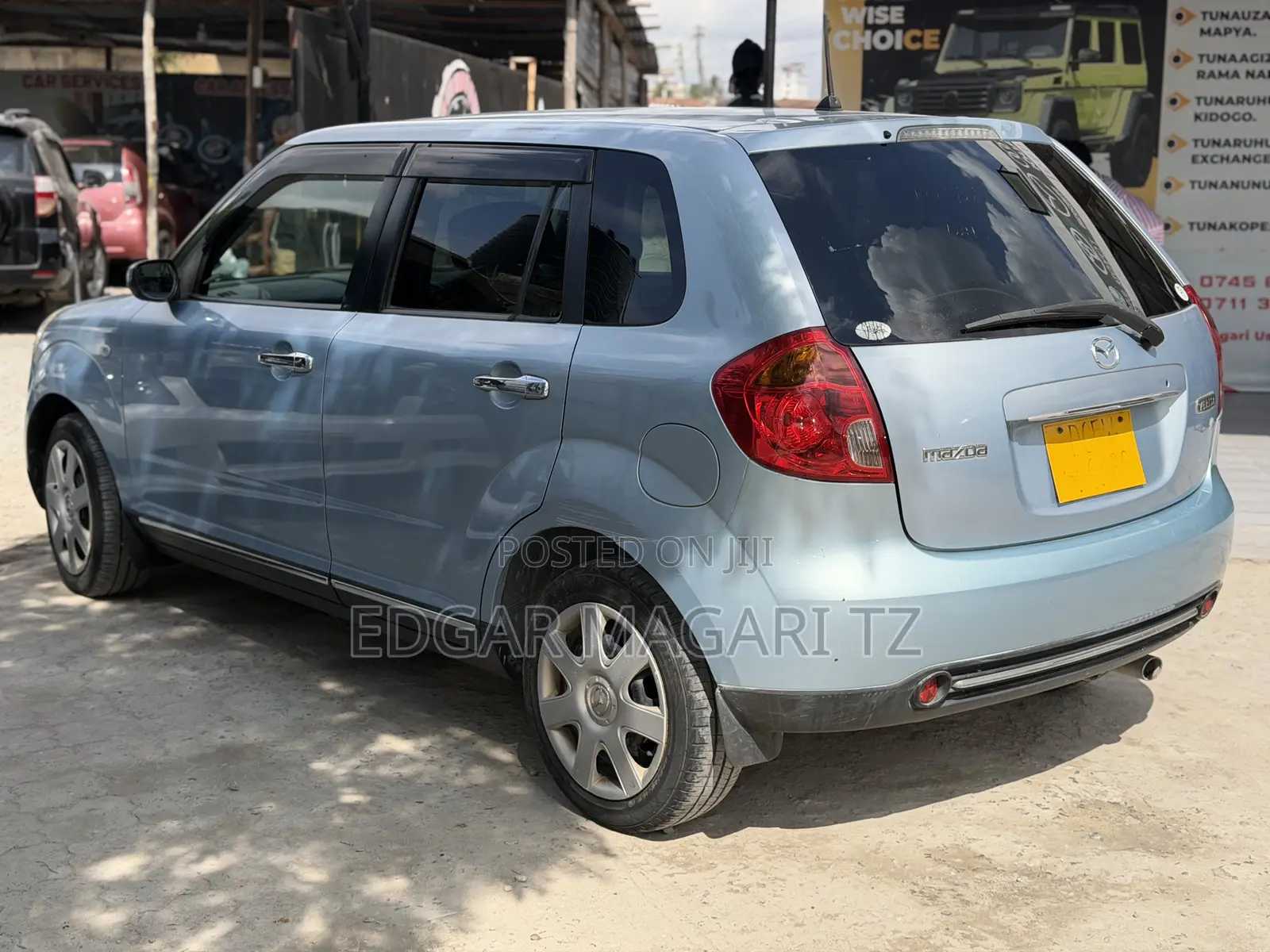 Mazda Verisa 2010 Gold