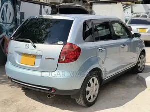 Mazda Verisa 2010 Gold