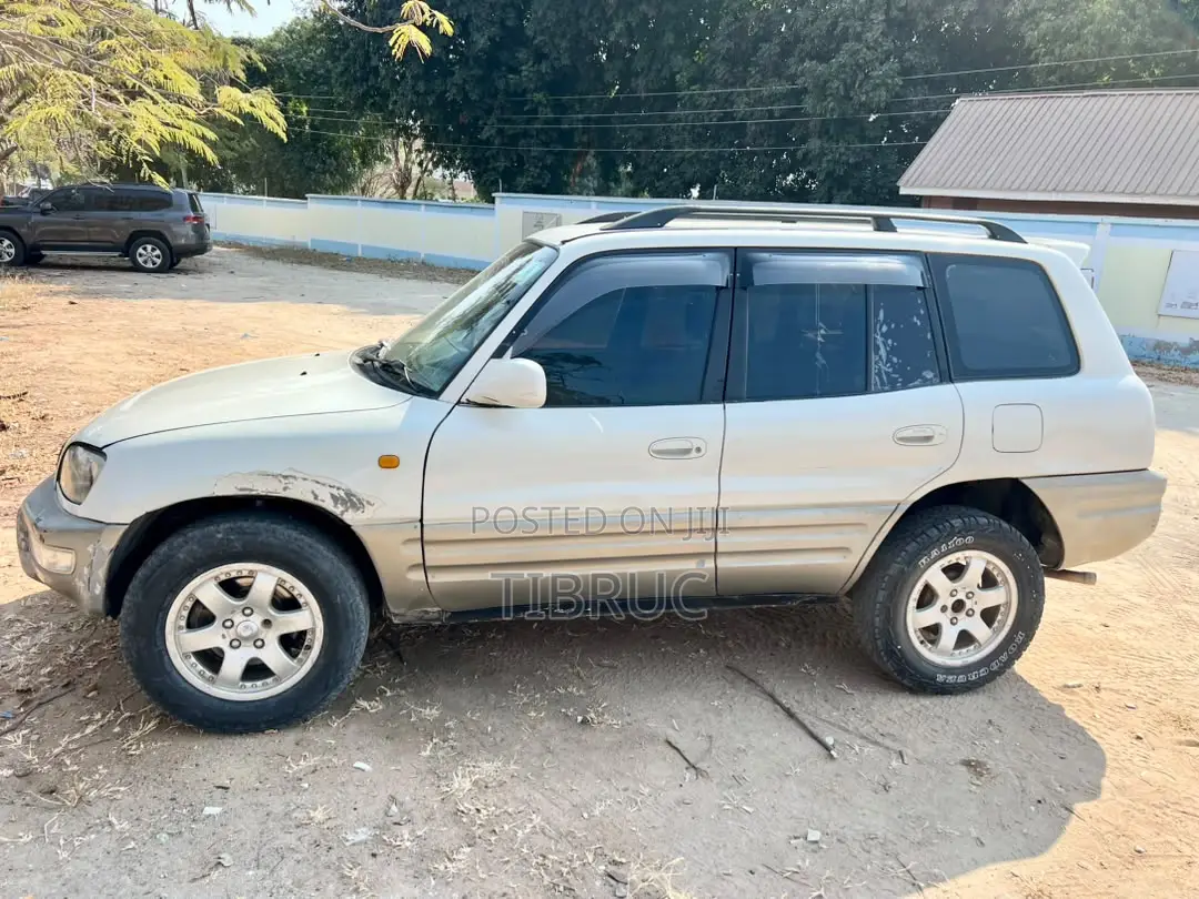 Toyota RAV4 1999 Pearl