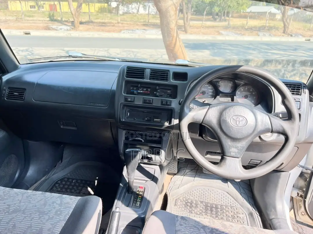 Toyota RAV4 1999 Pearl