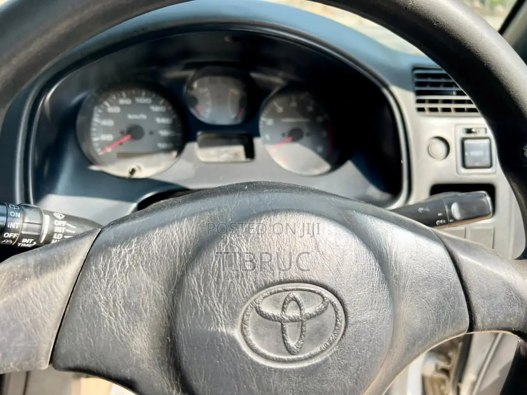 Toyota RAV4 1999 Pearl
