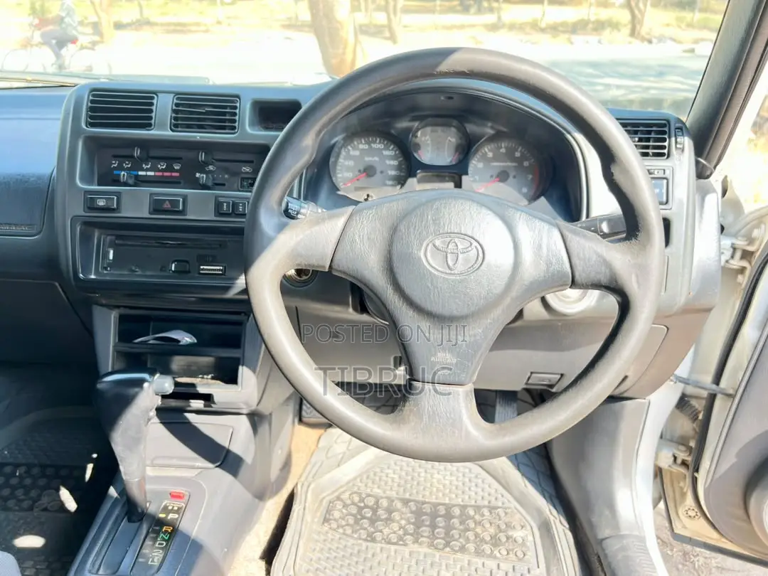 Toyota RAV4 1999 Pearl