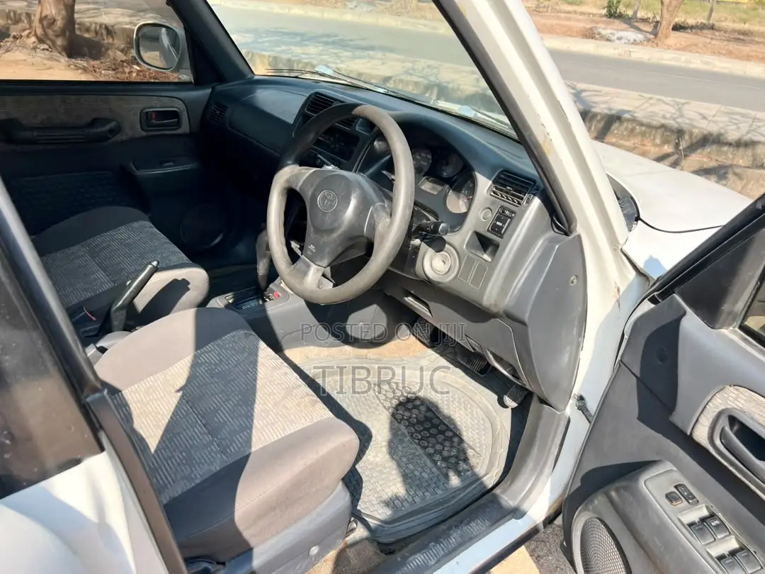 Toyota RAV4 1999 Pearl