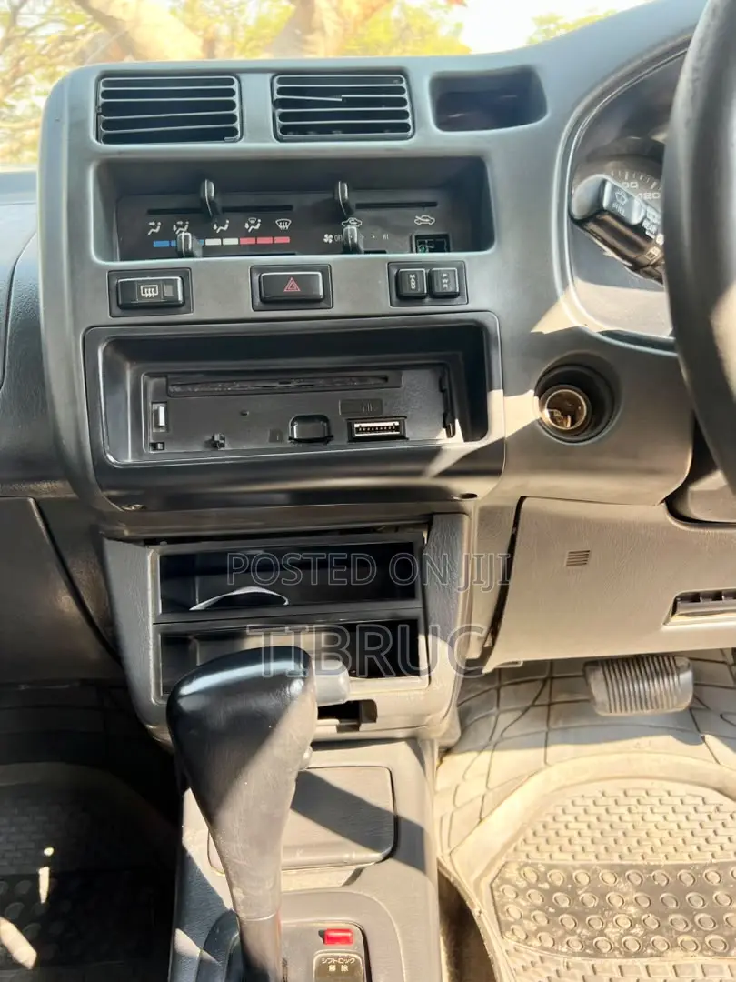 Toyota RAV4 1999 Pearl