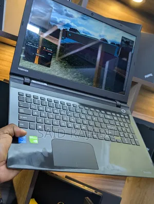 Laptop Toshiba A50 8GB Intel Core i7 HDD+SSD 500GB