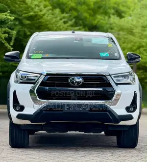 Toyota Hilux 2022 White