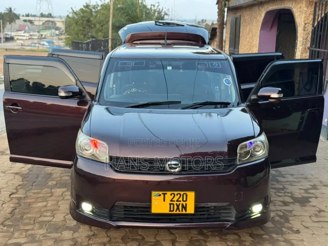 Toyota Corolla Rumion 2010 Burgundy