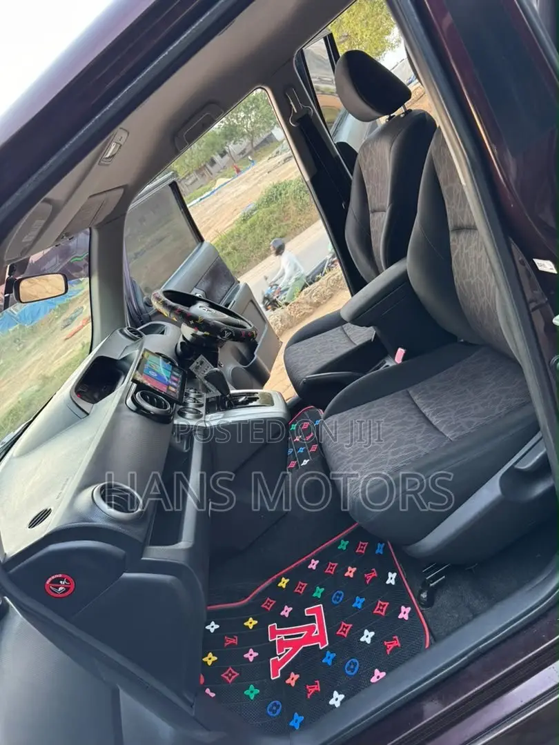 Toyota Corolla Rumion 2010 Burgundy
