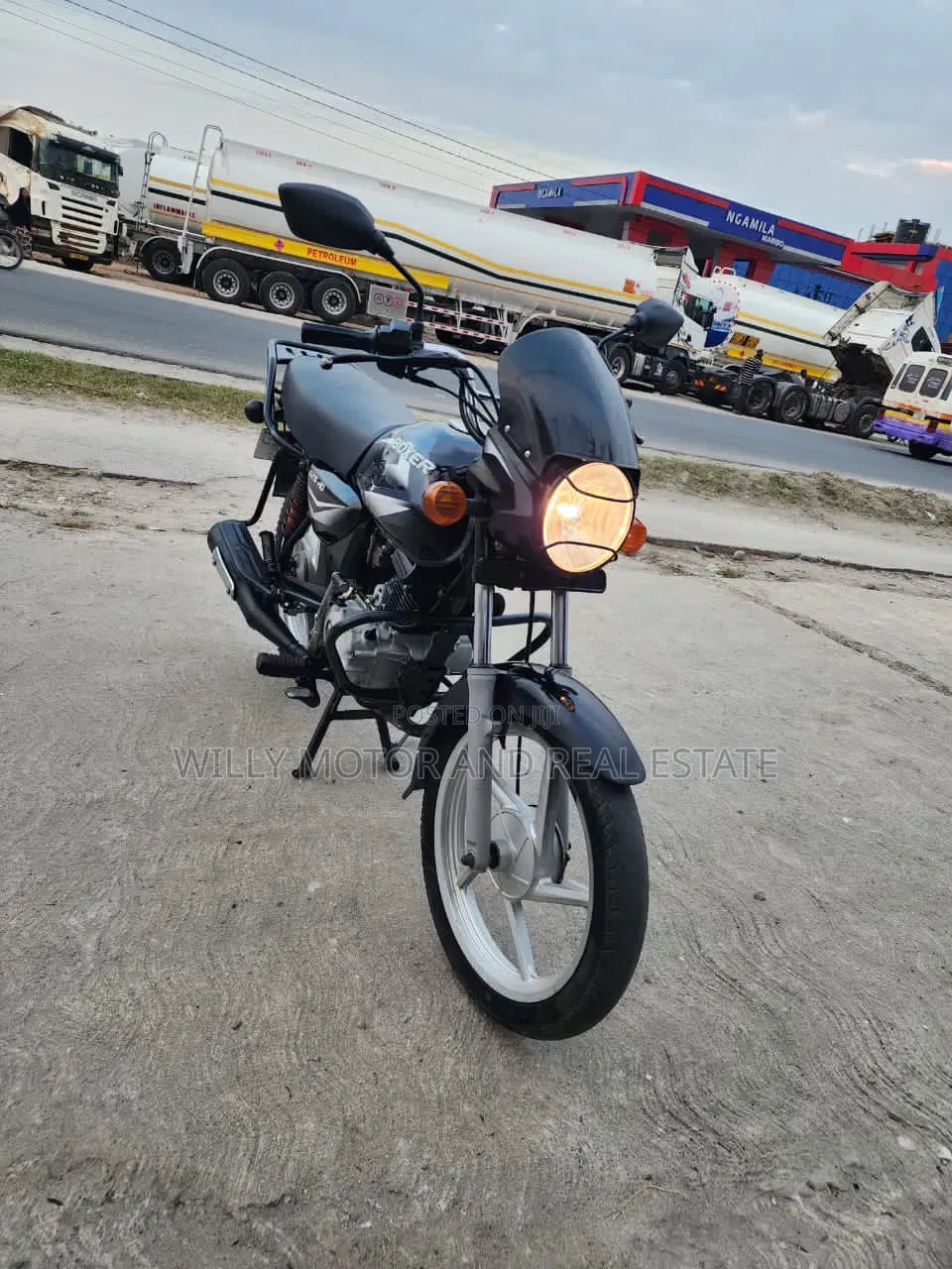 New Bajaj Boxer 125 2022 Black