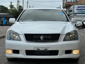 Toyota Crown 2006 White