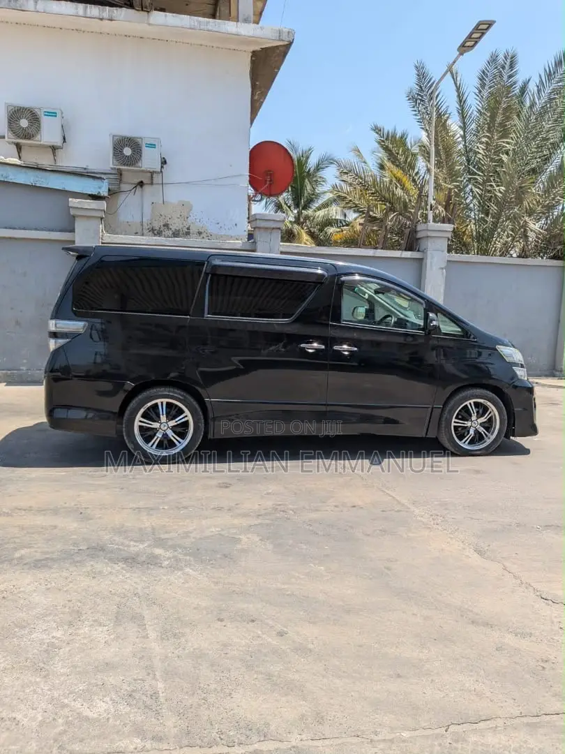 Toyota Vellfire 2013 Black