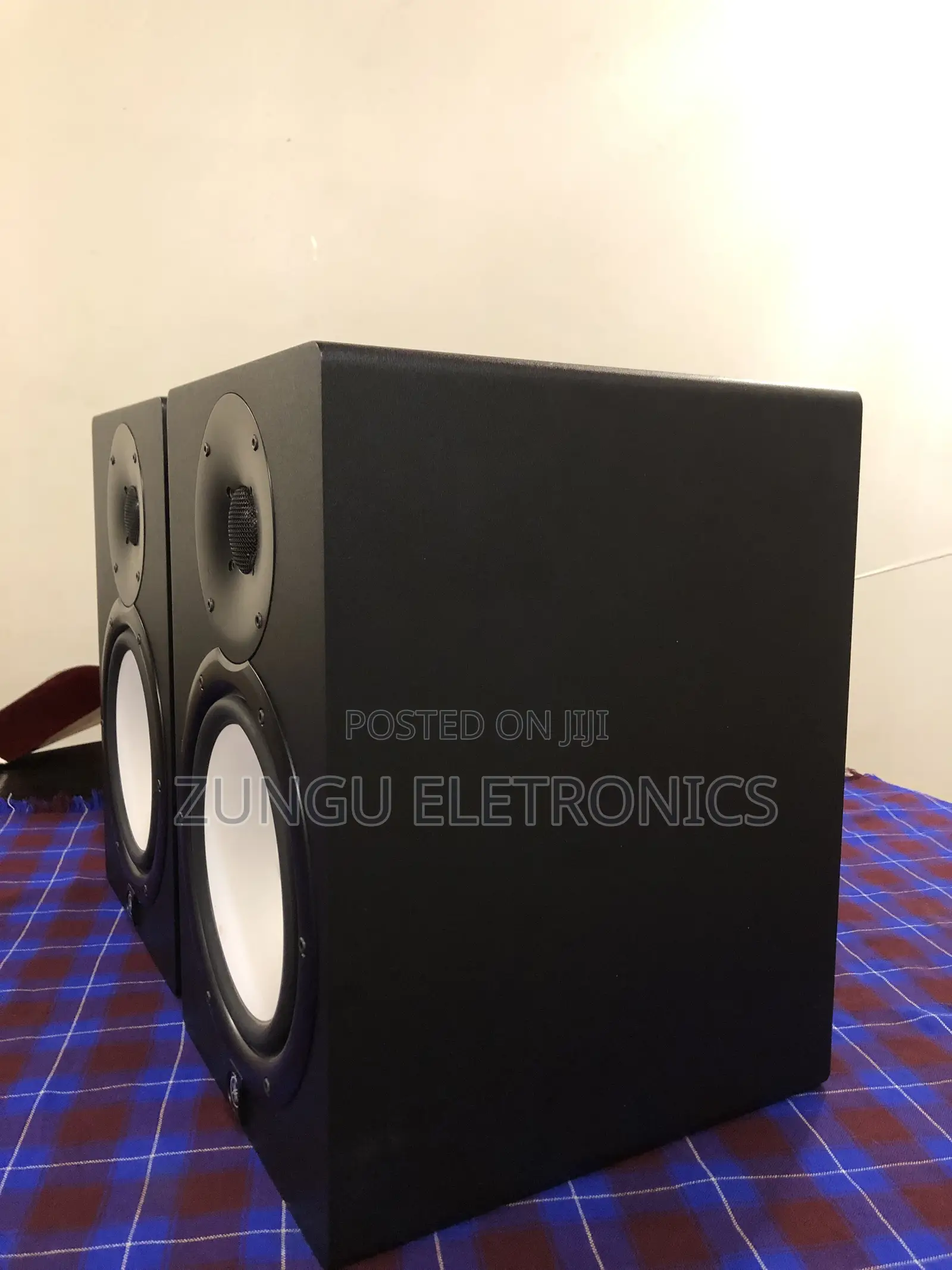 Yamaha HS8 Studio Monitor Speaker – Original, Excellent Condition