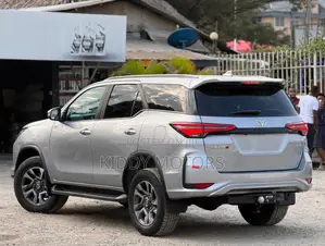 Toyota Fortuner 2024 Gray