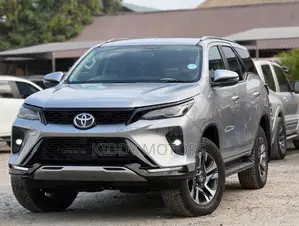 Toyota Fortuner 2024 Gray