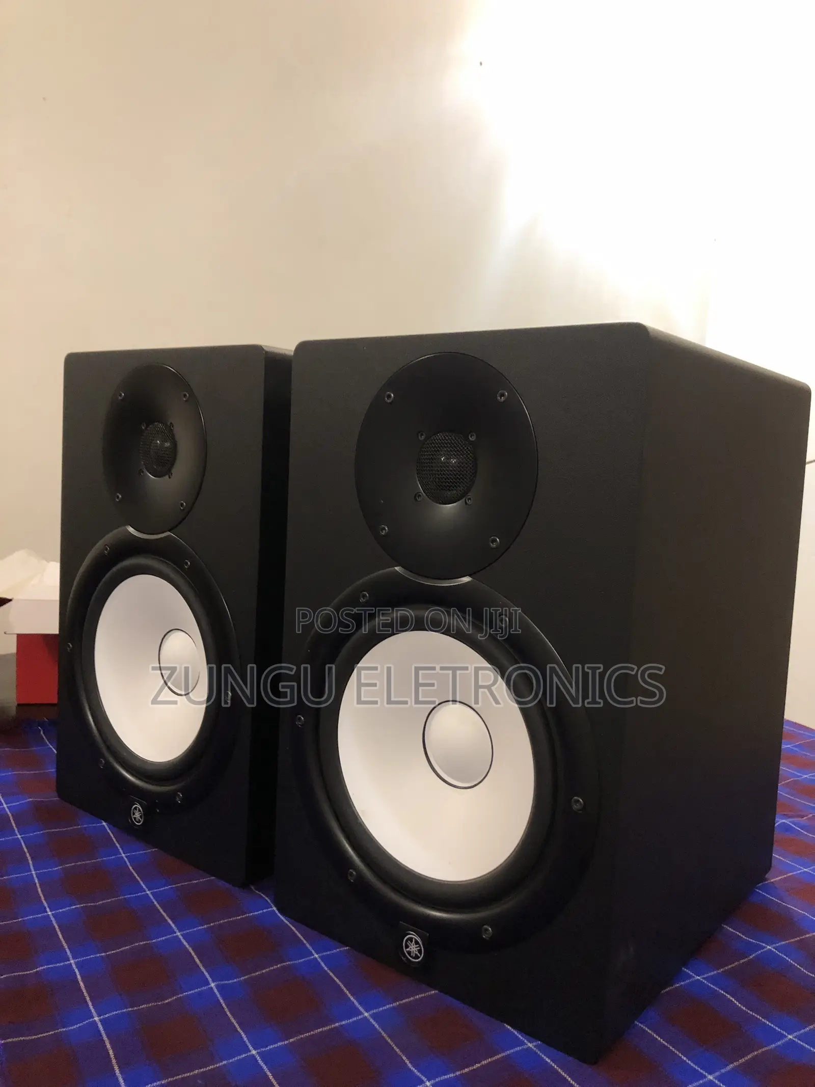 Yamaha HS8 Studio Monitor Speaker – Original, Excellent Condition
