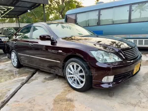 Toyota Crown Royale 2005 Purple