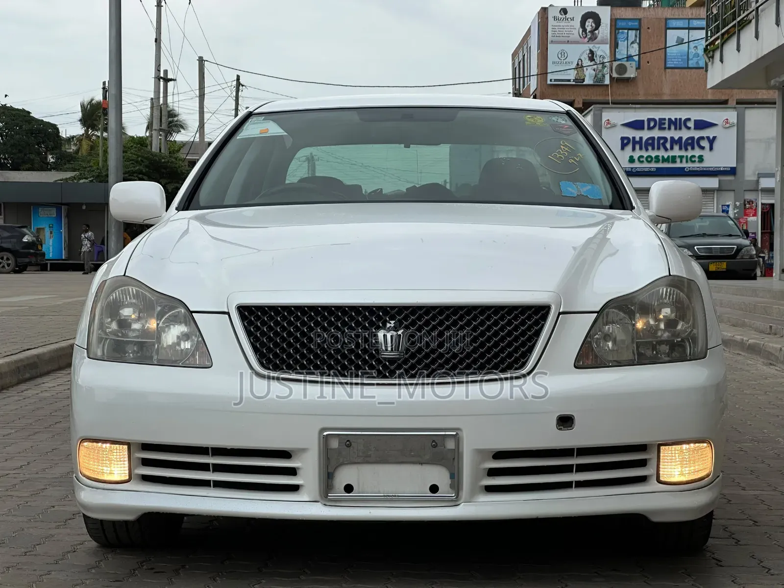 Toyota Crown Royale 2005 White