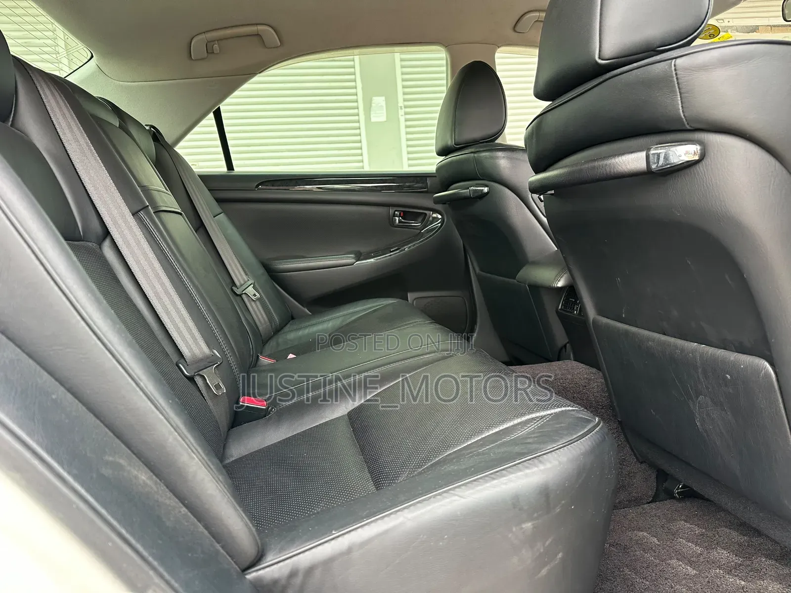 Toyota Crown Royale 2005 White