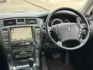 Toyota Crown Royale 2005 White
