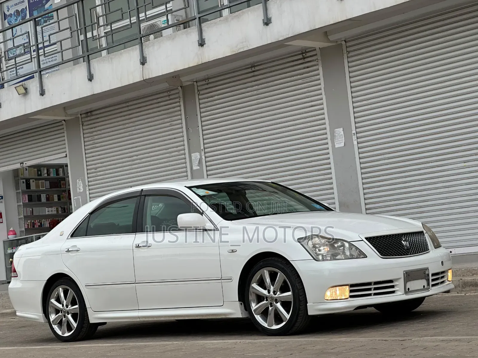 Toyota Crown Royale 2005 White
