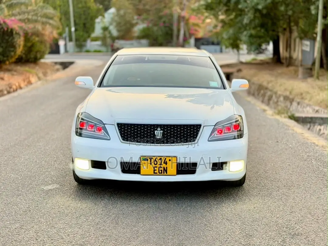 Toyota Crown 2006 Pearl