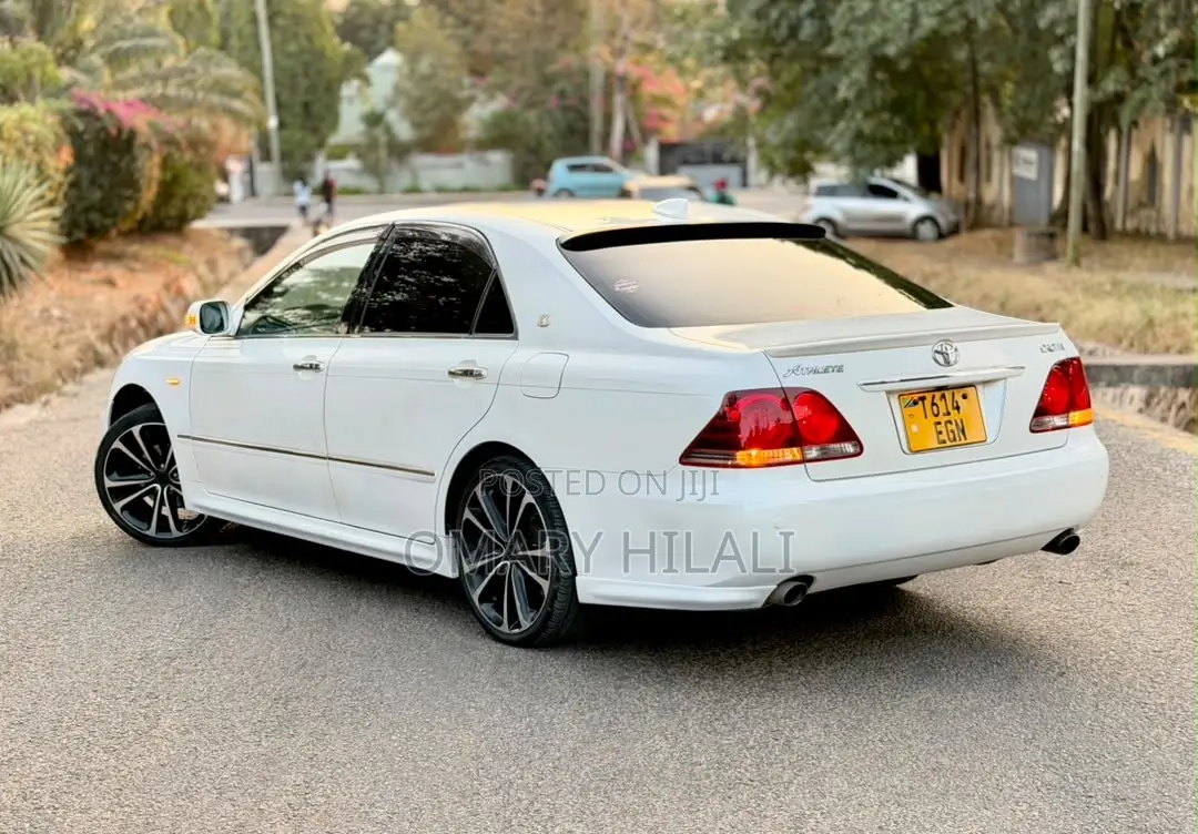 Toyota Crown 2006 Pearl