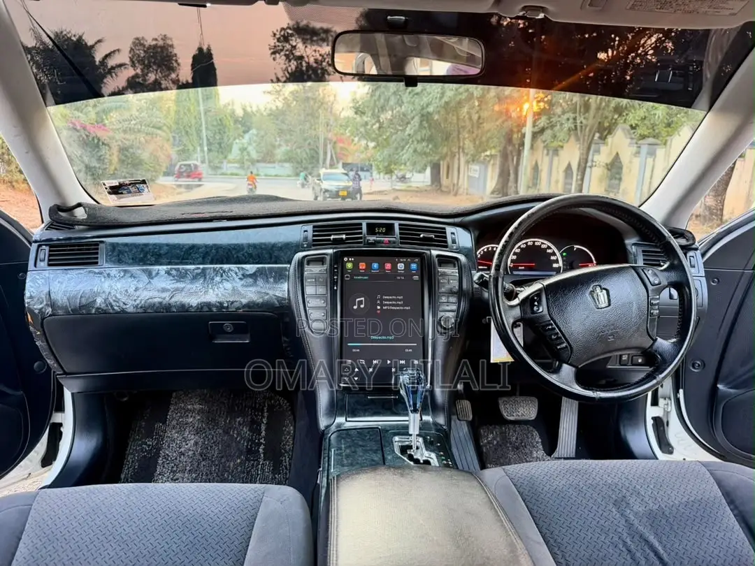 Toyota Crown 2006 Pearl