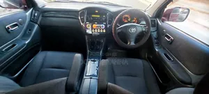 Toyota Kluger 2005 Red