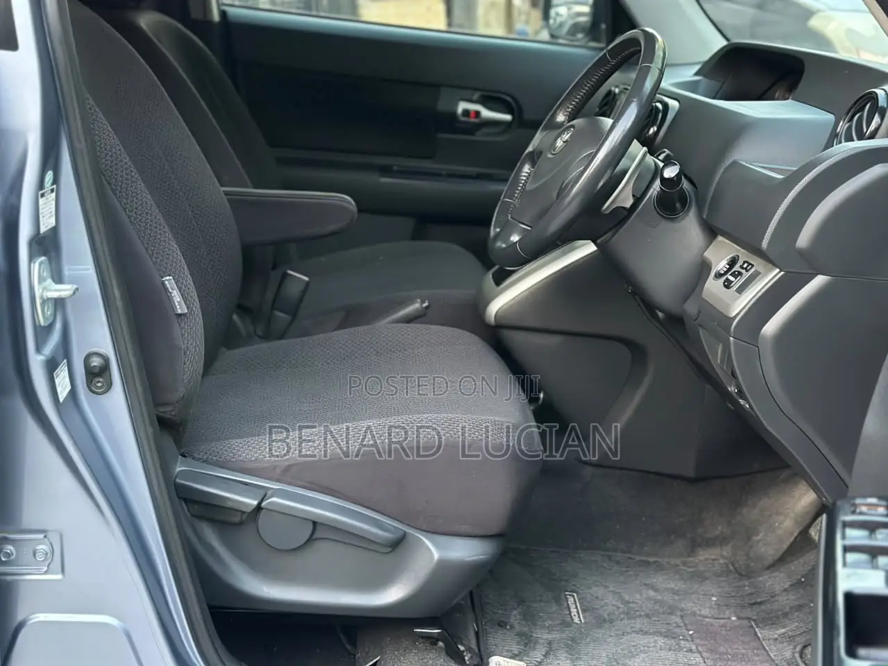 New Toyota Rumion 1.5 FWD 2023 Gray