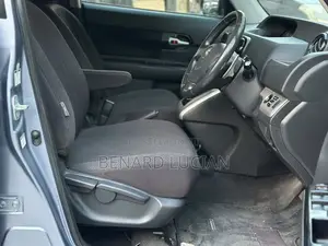 New Toyota Rumion 1.5 FWD 2023 Gray
