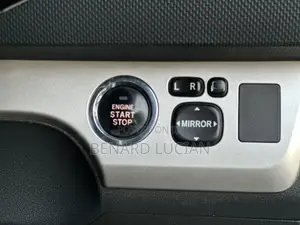 New Toyota Rumion 1.5 FWD 2023 Gray