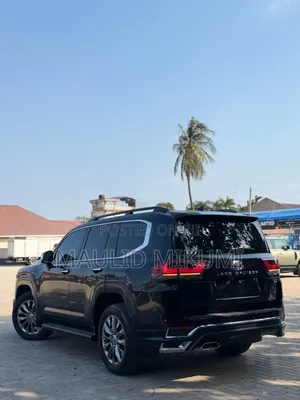 Toyota Land Cruiser 2023 Black
