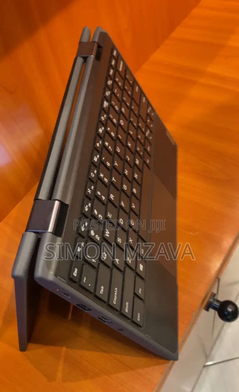 Laptop Lenovo 300e 4GB Intel Pentium SSD 128GB