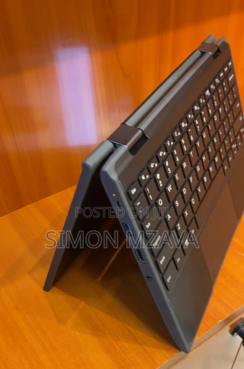 Laptop Lenovo 300e 4GB Intel Pentium SSD 128GB