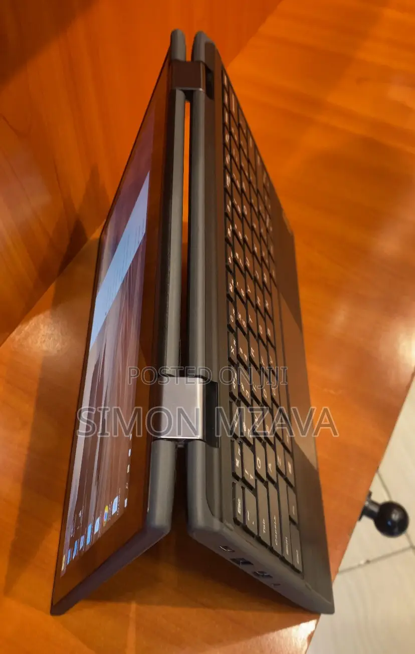 Laptop Lenovo 300e 4GB Intel Pentium SSD 128GB