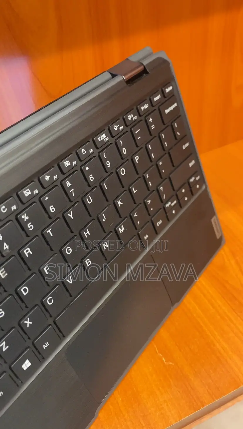 Laptop Lenovo 300e 4GB Intel Pentium SSD 128GB