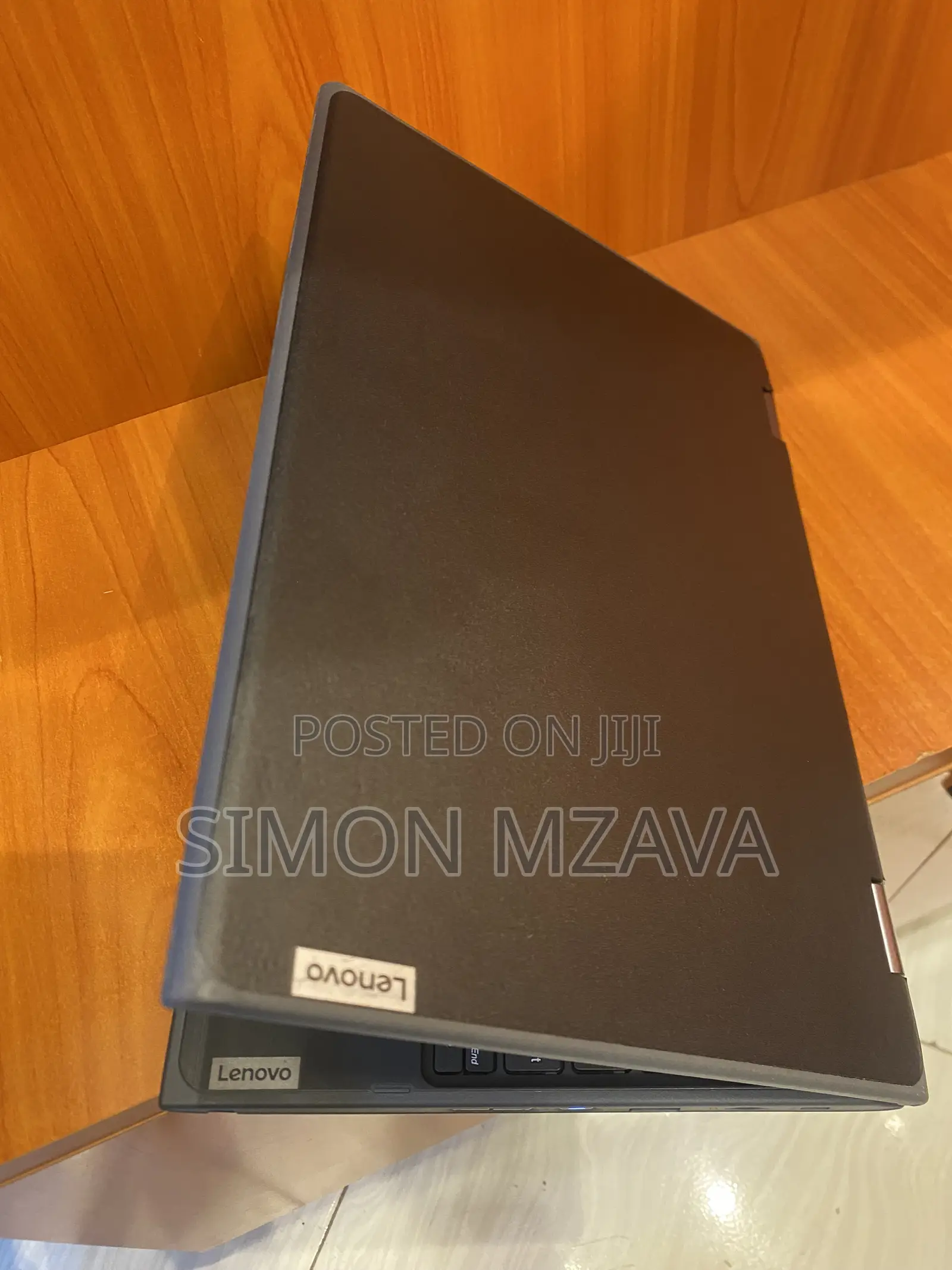 Laptop Lenovo 300e 4GB Intel Pentium SSD 128GB