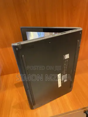 Laptop Lenovo 300e 4GB Intel Pentium SSD 128GB